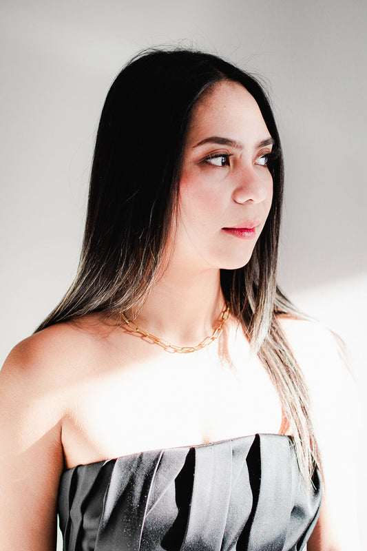 waterproof gold chain necklace on model